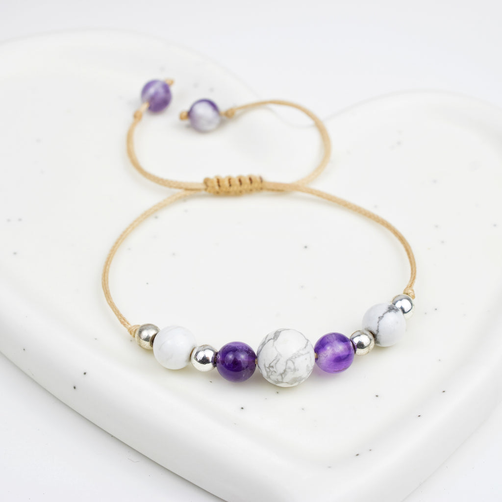 Bracelet made of Amethyst and Howlite stones