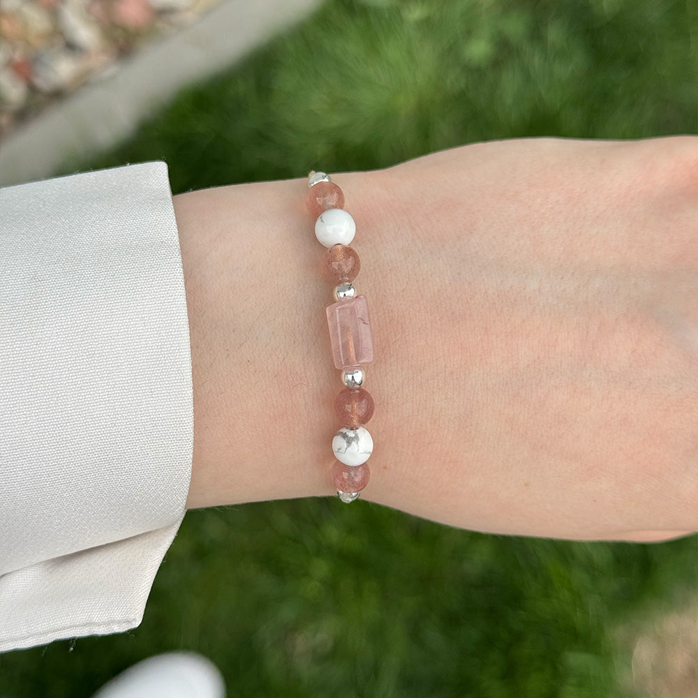 Bracelet made of natural Howlite, Quartz, Rose Quartz, and Strawberry Quartz beads