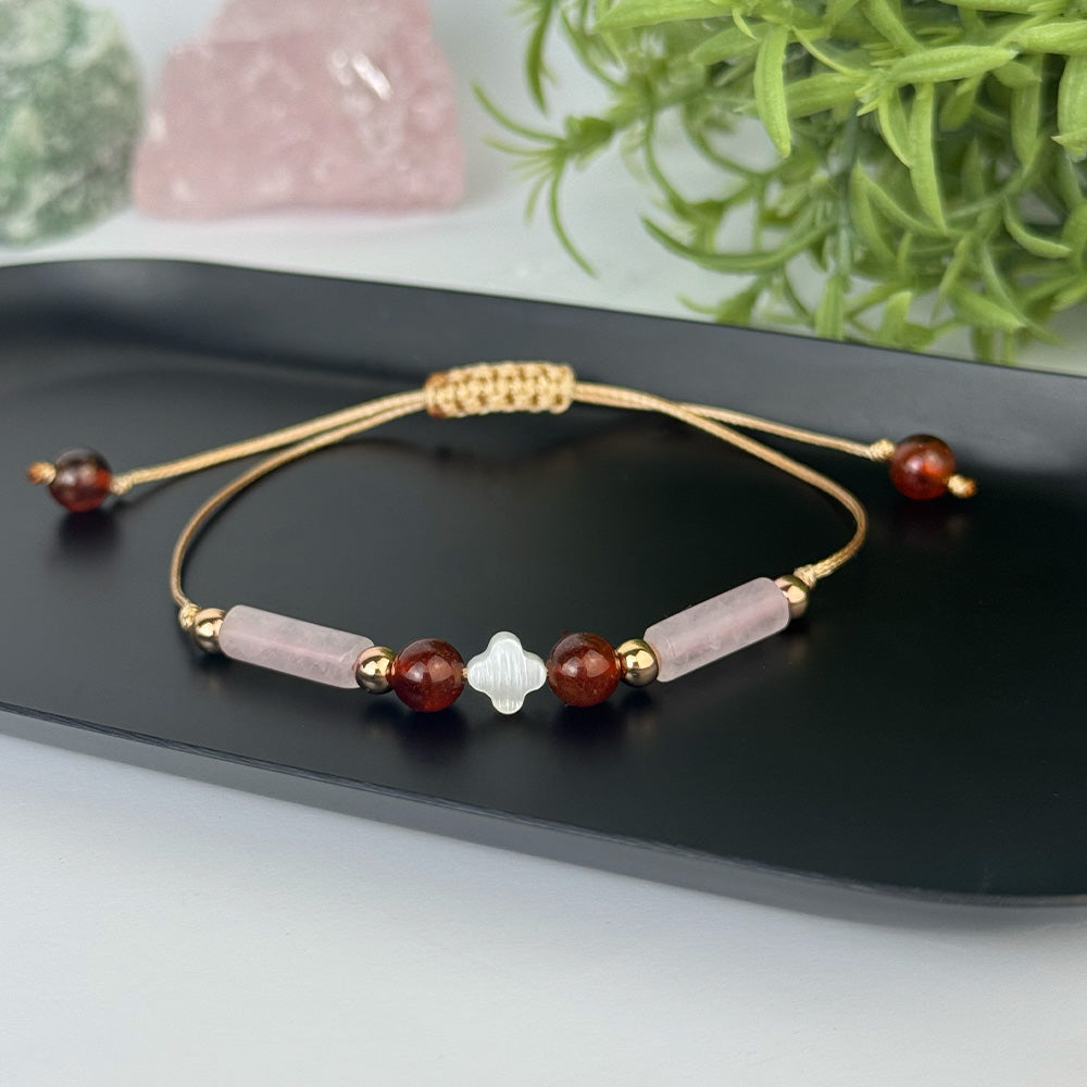 Bracelet made of Pearl, Rose Quartz and Garnet stones for women